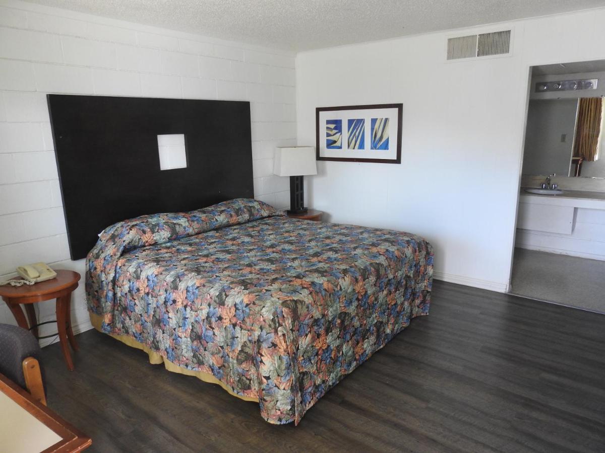 Economy Inn Socorro Bagian luar foto