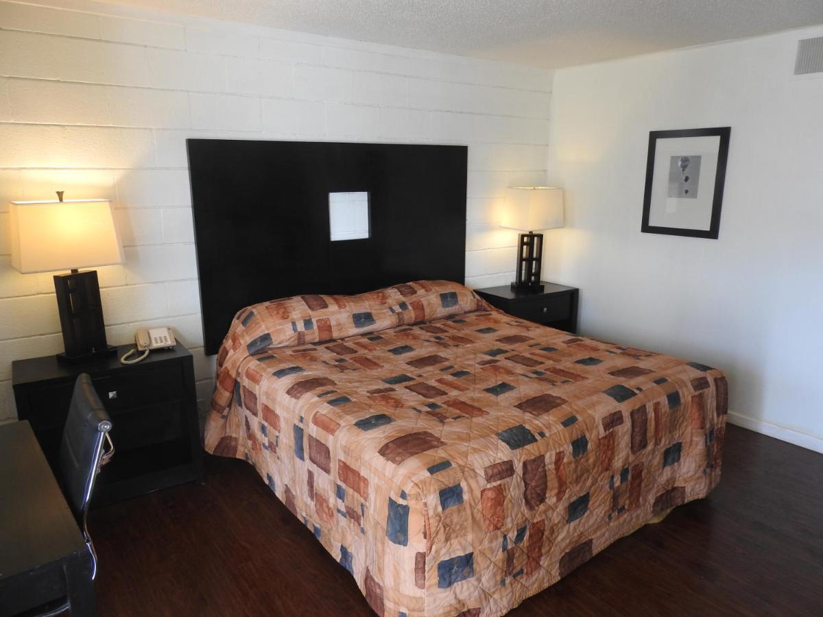 Economy Inn Socorro Bagian luar foto