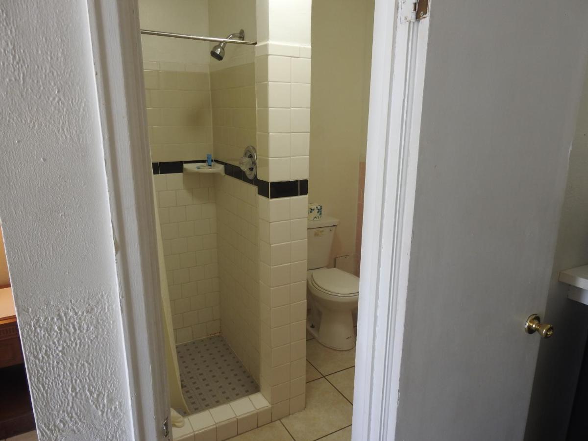 Economy Inn Socorro Bagian luar foto