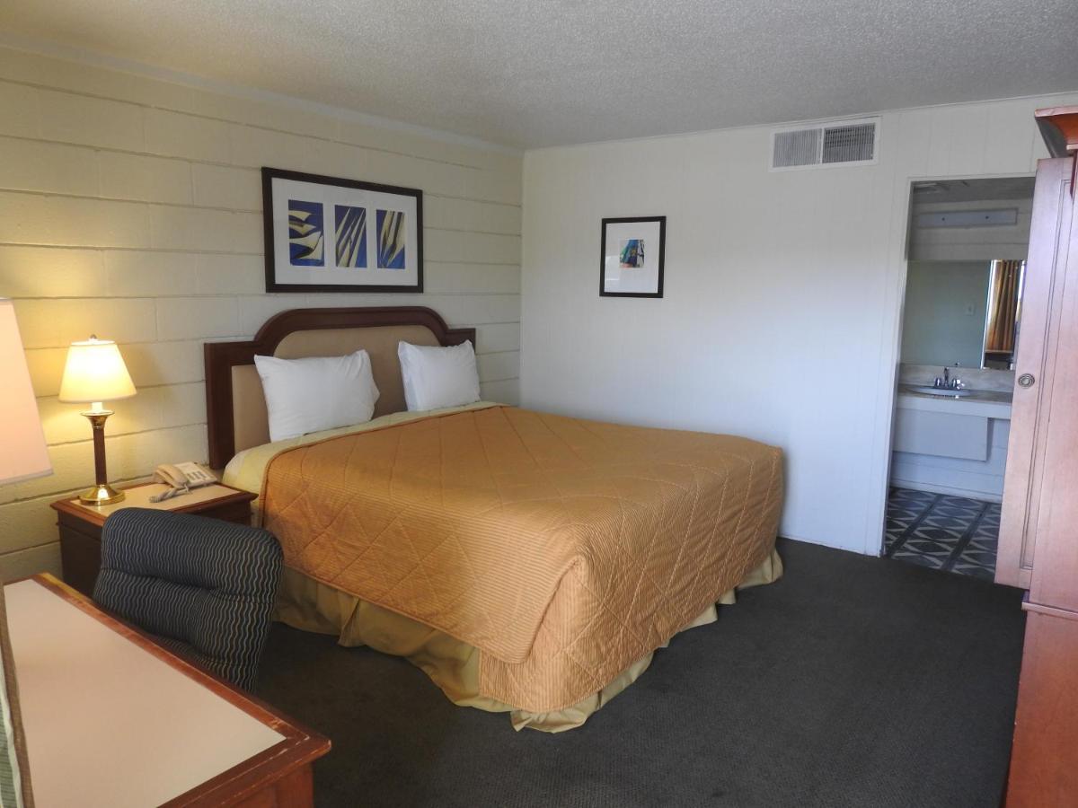 Economy Inn Socorro Bagian luar foto