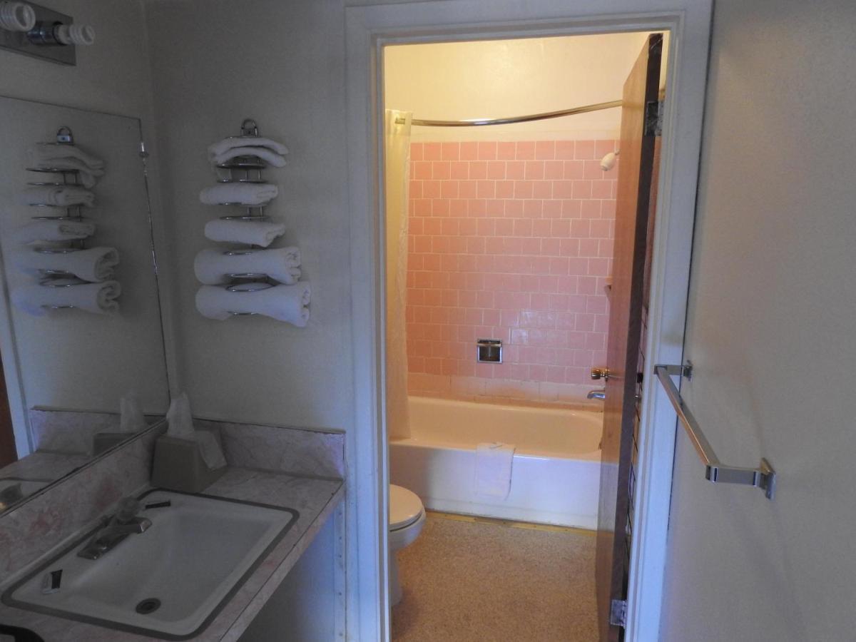 Economy Inn Socorro Bagian luar foto