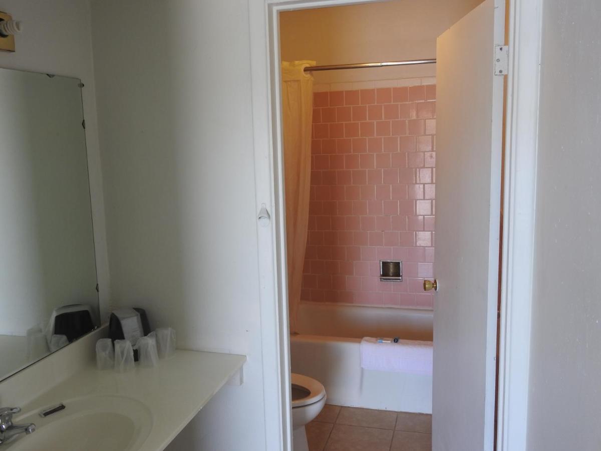 Economy Inn Socorro Bagian luar foto