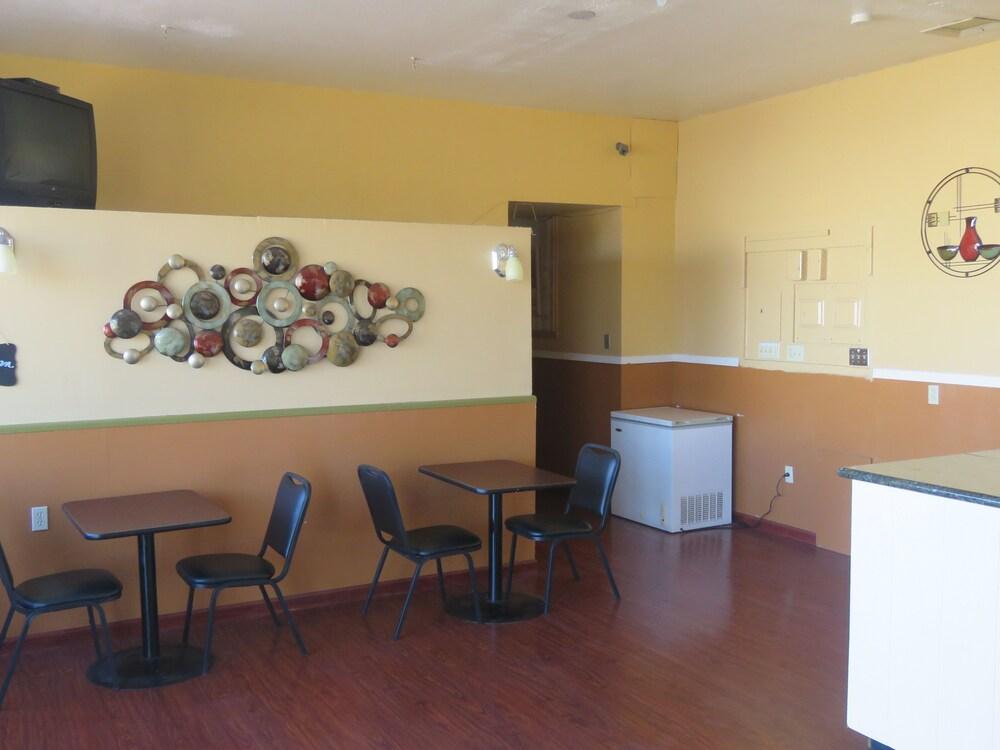Economy Inn Socorro Bagian luar foto