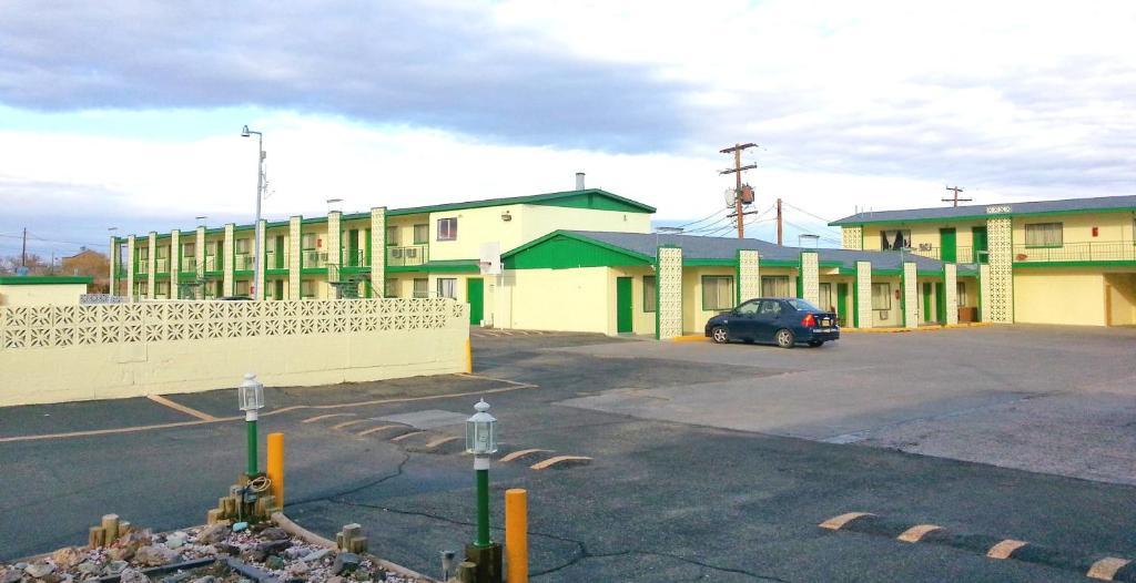 Economy Inn Socorro Bagian luar foto