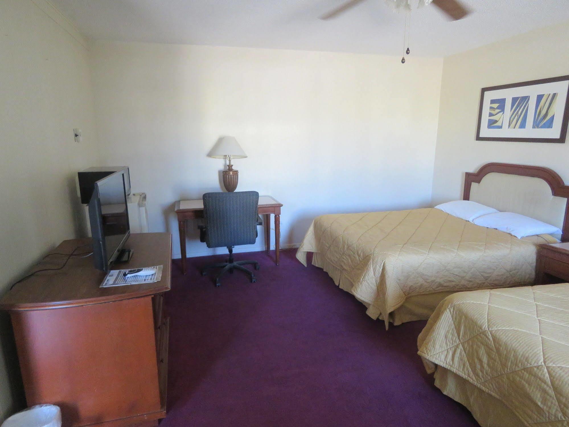 Economy Inn Socorro Bagian luar foto