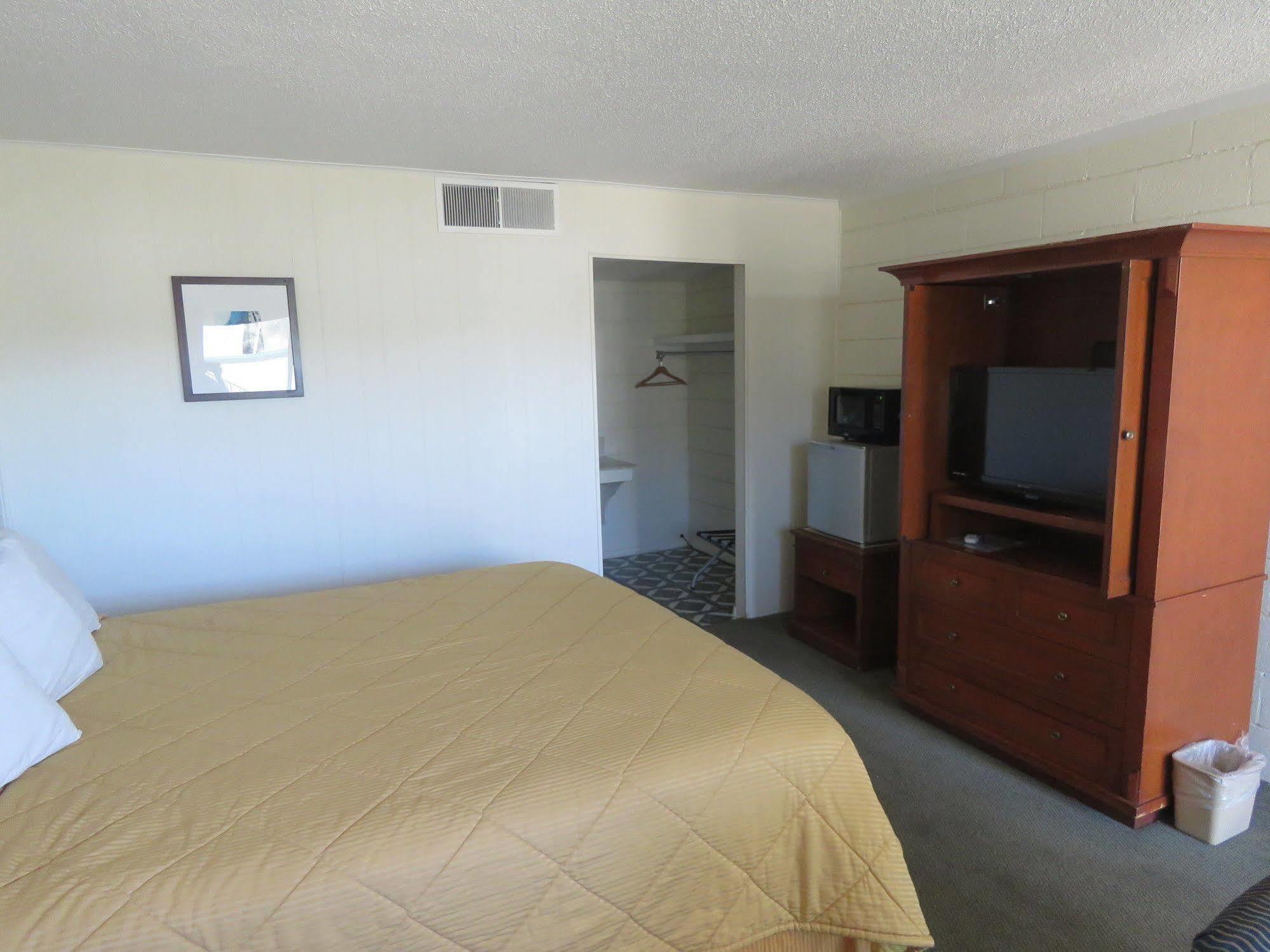 Economy Inn Socorro Bagian luar foto